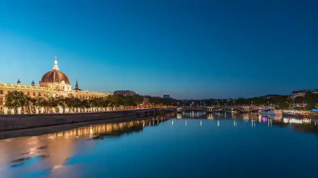 Lyon de luxe